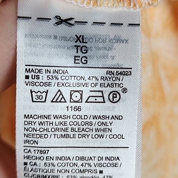 Old Navy Smocked Tank, NWT, XL - Picture 7 of 7